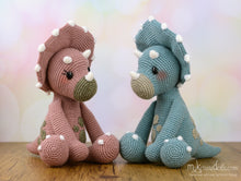 Load image into Gallery viewer, Crochet pattern - Dinootjes Tricia and Topsie