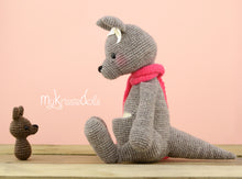 Load image into Gallery viewer, Crochet pattern - Kangaroo Bella