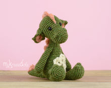 Laden Sie das Bild in den Galerie-Viewer, Mini-Drache Julia