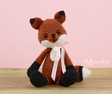 Laden Sie das Bild in den Galerie-Viewer, Mini Fox Victor