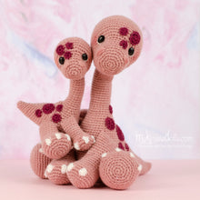 Afbeelding in Gallery-weergave laden, MINI Haakpatroon - Mini Brontosaurus Baby