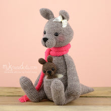 Load image into Gallery viewer, Crochet pattern - Kangaroo Bella