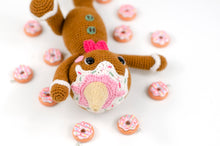 Laden Sie das Bild in den Galerie-Viewer, Häkelanleitung - Lebkuchenmann Pip